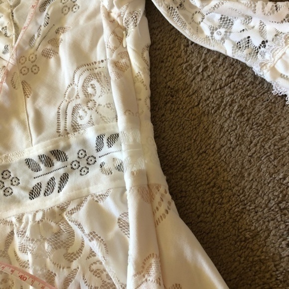 ARK & CO Burnout Lace Skater Dress White Blush Underlay Long Bell Sleeve Mini S - Picture 11 of 12